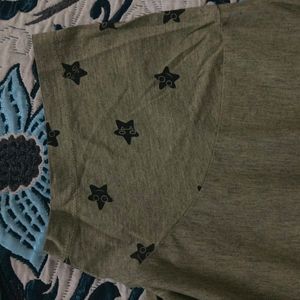 Green Color Star Print T Shirt Best Condition