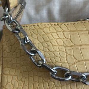 Butter Yellow Bauguet Bag