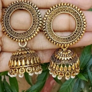 Women Beautiful Golden Jhumke