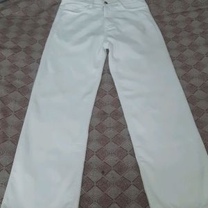 White Straight Highwaist Jeans