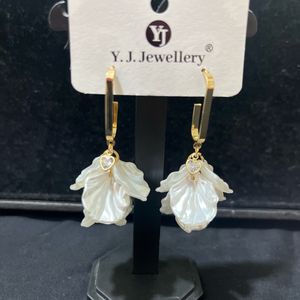 Pretty Flower Earrings