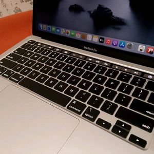 MacBook Pro M1 Silver (8/256) with touchbar