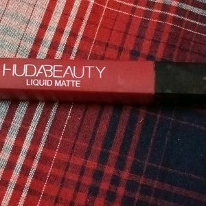 Huda Beauty Liquid Matte Lipstick