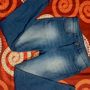 190₹Women Regular Fit Highwaisted Jeans.