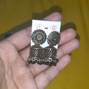 Traditional EARRINGS of 2 Pairs