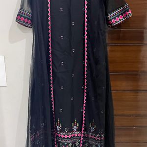 Women Black Kurta With Detachable Cape