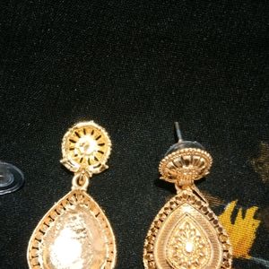 Gold Plated Eartops, Jhumka