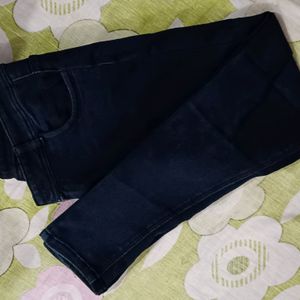 Woman Black Stretchable Jeans