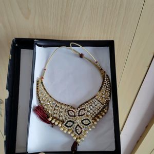 PARTY JEWELLERY SET - EARRINGS FREE