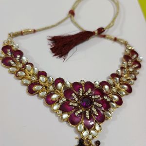 Good As New Kundan Necklace With Adjustable Dori