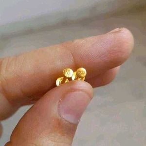 22crt Gold Studs With Bill