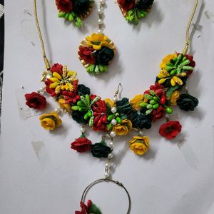 Haldi/mehndi Fancy Jewellery Set