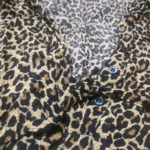 Gisl Tigerprint Top