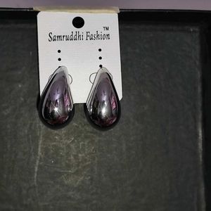 Silver Droplet Earrings