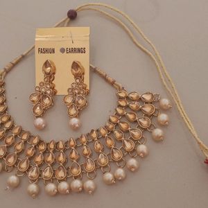 Gorgeous Pearl Necklace