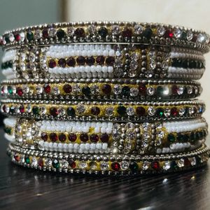 Pearl bangle set metal base