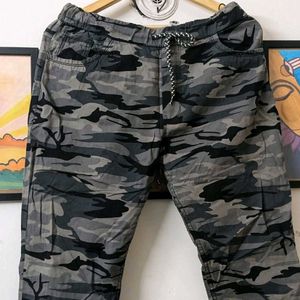 Unisex Joggers Army Type Print Like New For