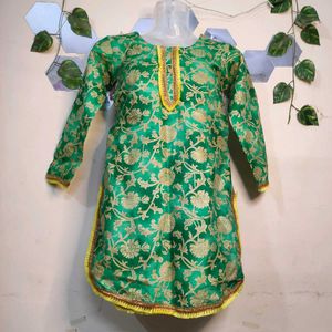 SHORT BANARASI KURTI FOR HALDI/MEHANDI 💛💚