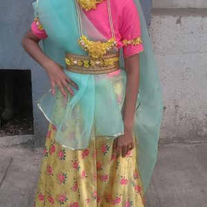 Traditional Lehenga Choli with dupatta for 8-10 yr