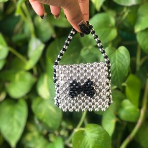 AirPods Pro Beaded Bag