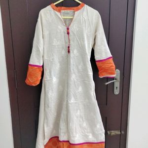 White Kurti-size L In Good Condition