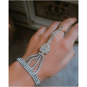 Handchain With Attach Ring  💍