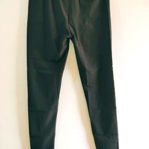 Boys/Girls Pack of 1 Black Solid Trackpants.