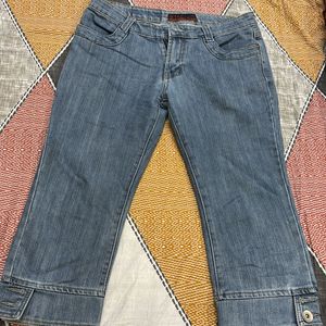 3 Quarter Capri Jeans( Fully New)