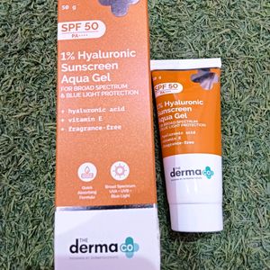30offThe Derma Co 1%Hyaluronic Acid Sunscreen
