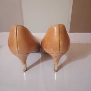 Aldo Solid Tan Pumps/heels