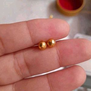 22crt Gold Studs With Bill