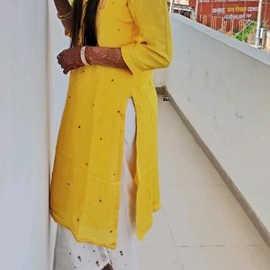 Yellow Kurta And Pant For Haldi Function