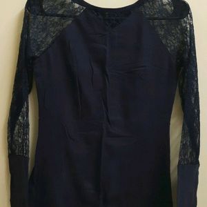 Casual Fitted Top with Net sleeves