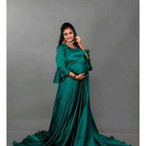 MATERNITY GOWN