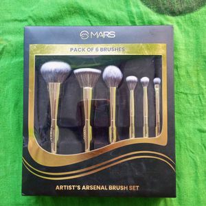 Mars Artist Arsenal Makeup Brush Set.