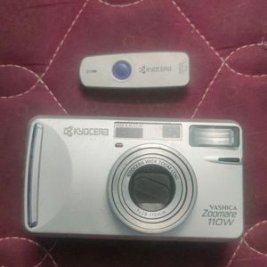 Yashica Zoomate110w Camera