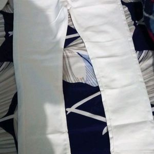 White Streachble Jeans Size 32