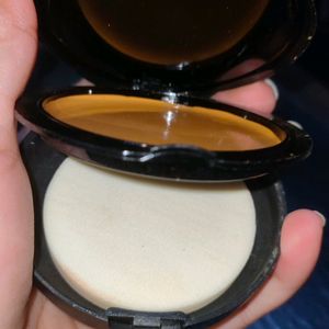 Classic Make Up U.S.A Compact With Concealer