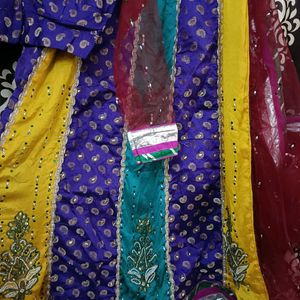 Latest Lehnga Saari