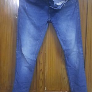 Lee Jeans_ women_ Size - 27 -28 Inches