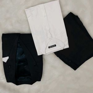 Urgent Sell 3 Piece Suit