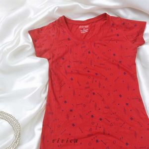 Body fitted Red printed Tshirt Top