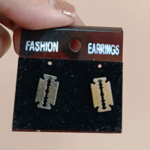 2 pair of Funky earrings studs