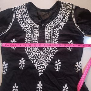 Short Chikan Kari Kurti