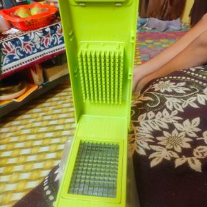 FRUIT SALAD AND VEGETABLE CUTTER ( UNOPENED PACK..