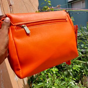 NEW WITH TAG HAND BAG FOR WOMEN