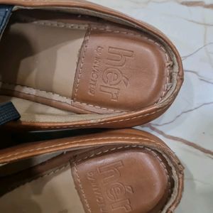 Clearance Sale : Wore Only Once Tan Flats