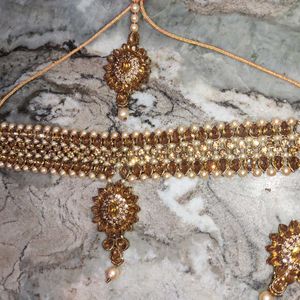 Jewellery Golden Colour Set....