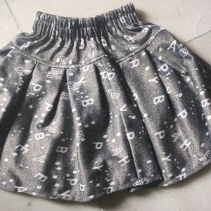 💥💥💦💦PRICE DROPPED 💦💦💥💥Grey Skirt And Off W