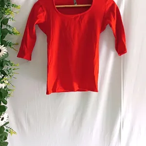 Red Bateu Neck 3/4th Sleeve Top